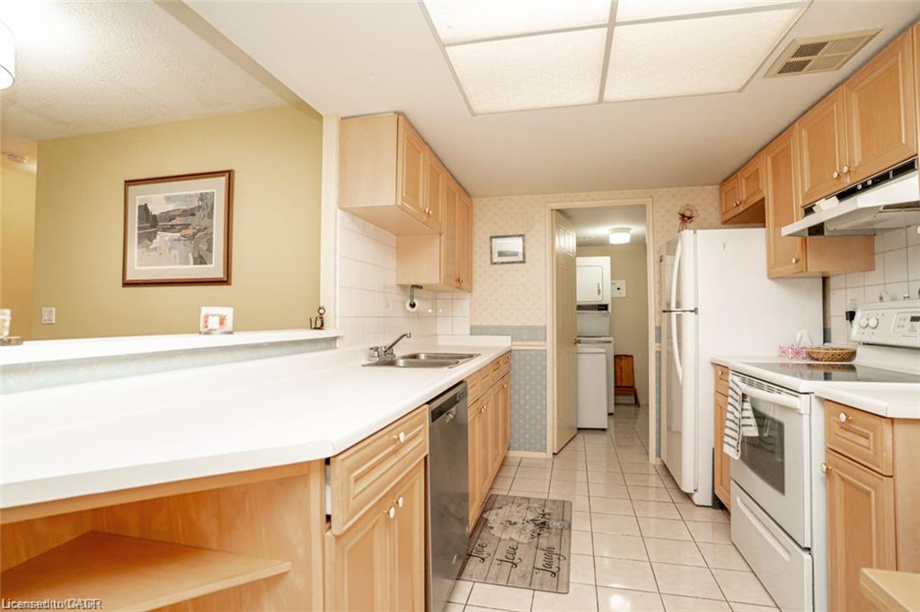 209-33 Weldrick Road E Property Photo 17