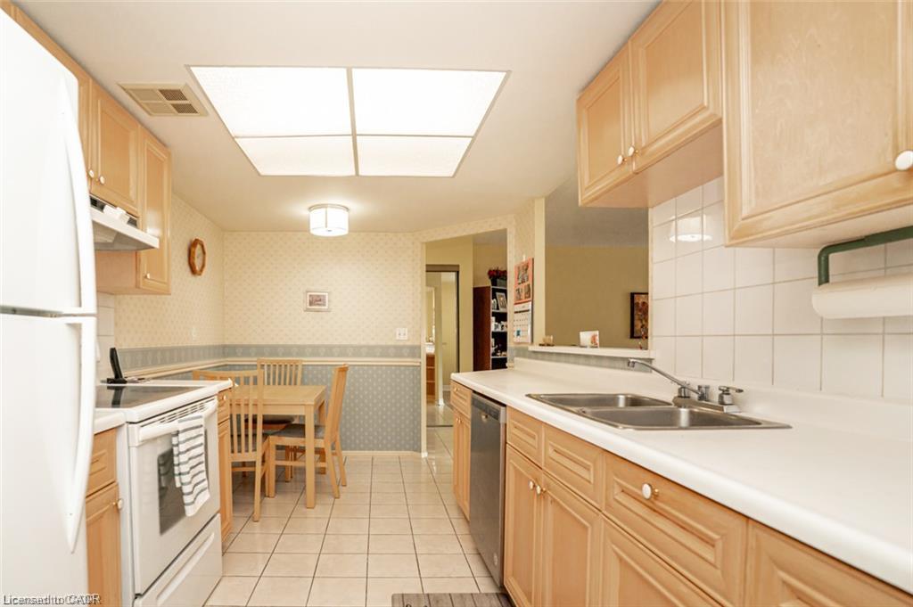 209-33 Weldrick Road E Property Photo 18