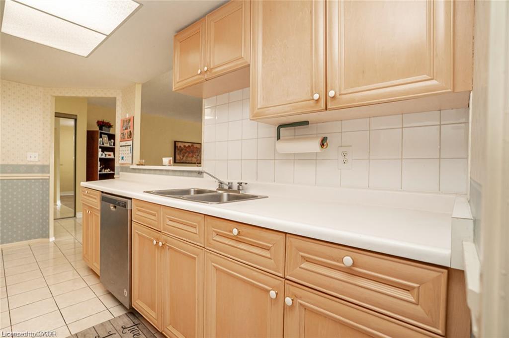 209-33 Weldrick Road E Property Photo 19
