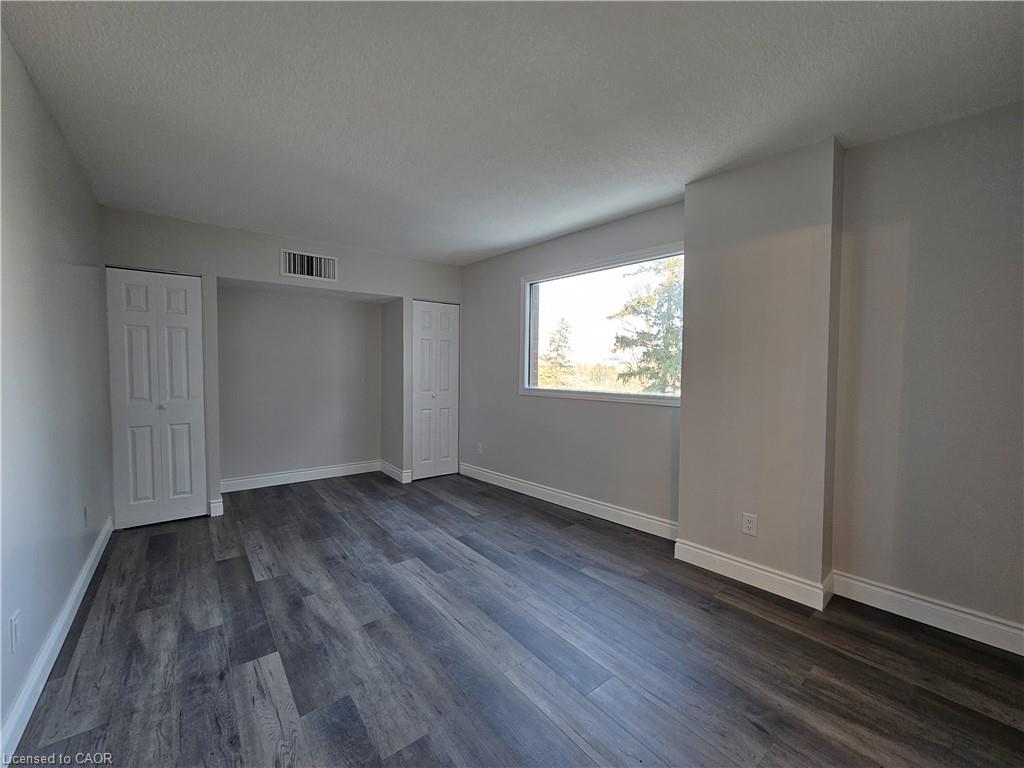508-260 Sheldon Avenue N Property Photo 9
