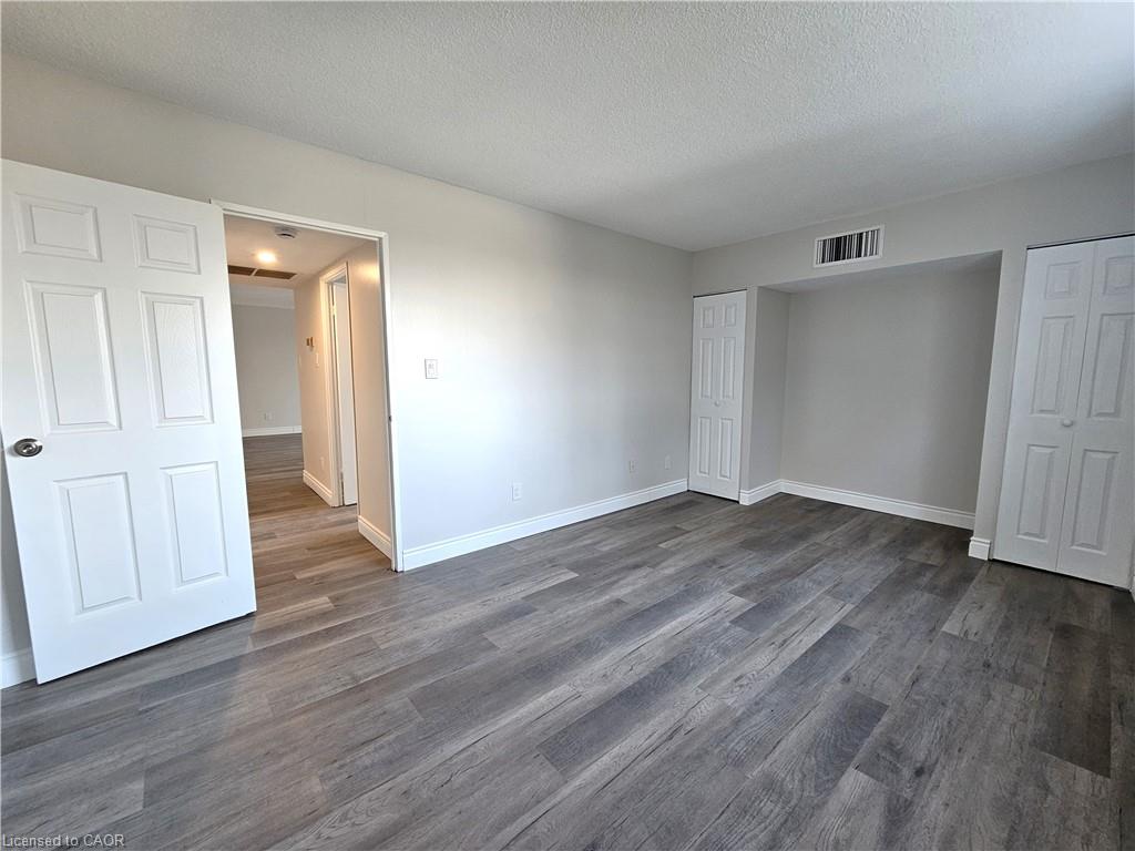 508-260 Sheldon Avenue N Property Photo 12