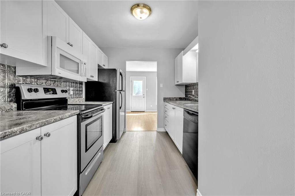 2-1135 Nellis Street Property Photo 10