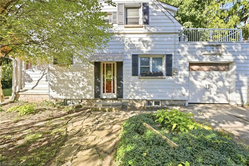 132 Base Line Road E Property Photo 3