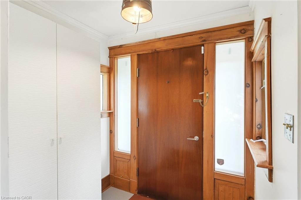 132 Base Line Road E Property Photo 7