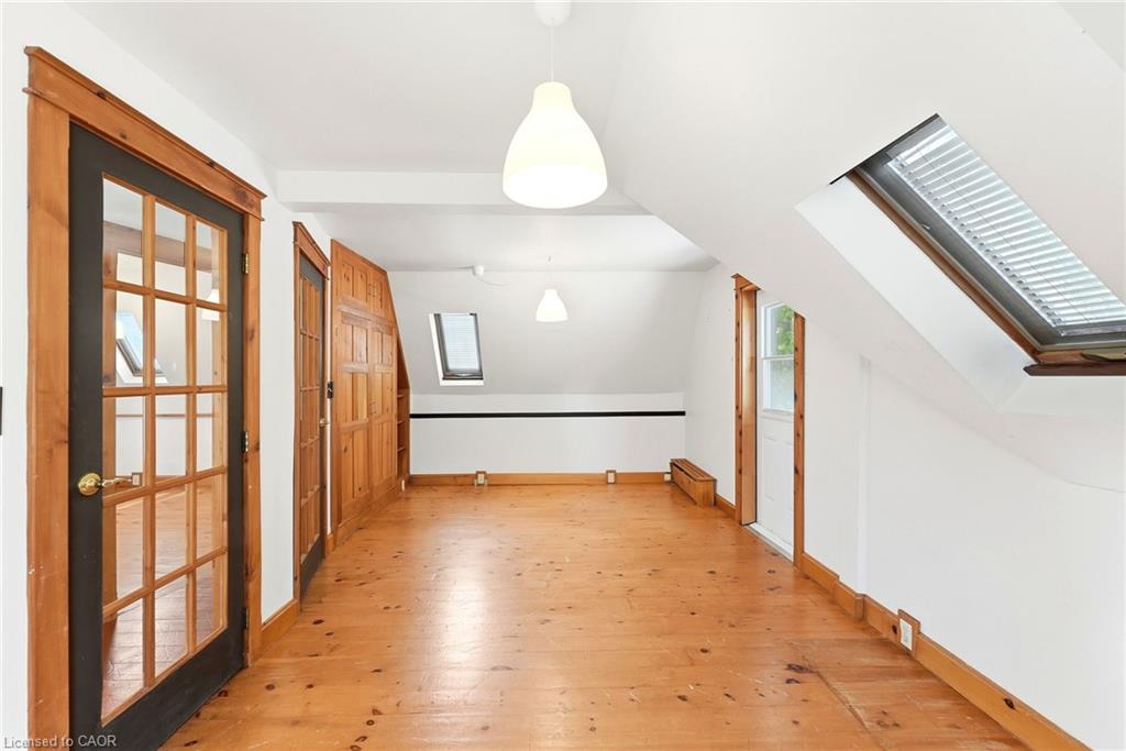 132 Base Line Road E Property Photo 10