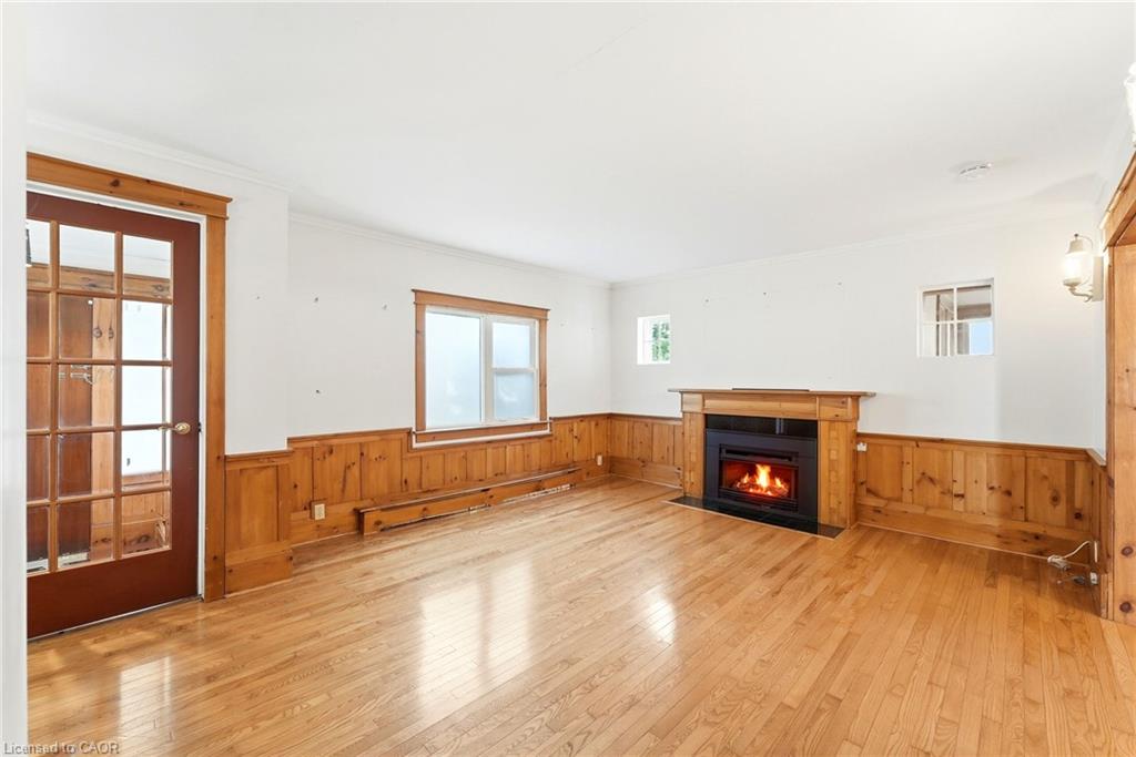 132 Base Line Road E Property Photo 12