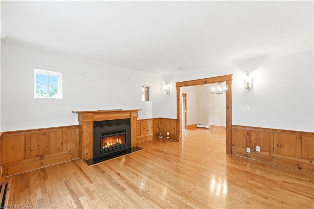 132 Base Line Road E Property Photo 13