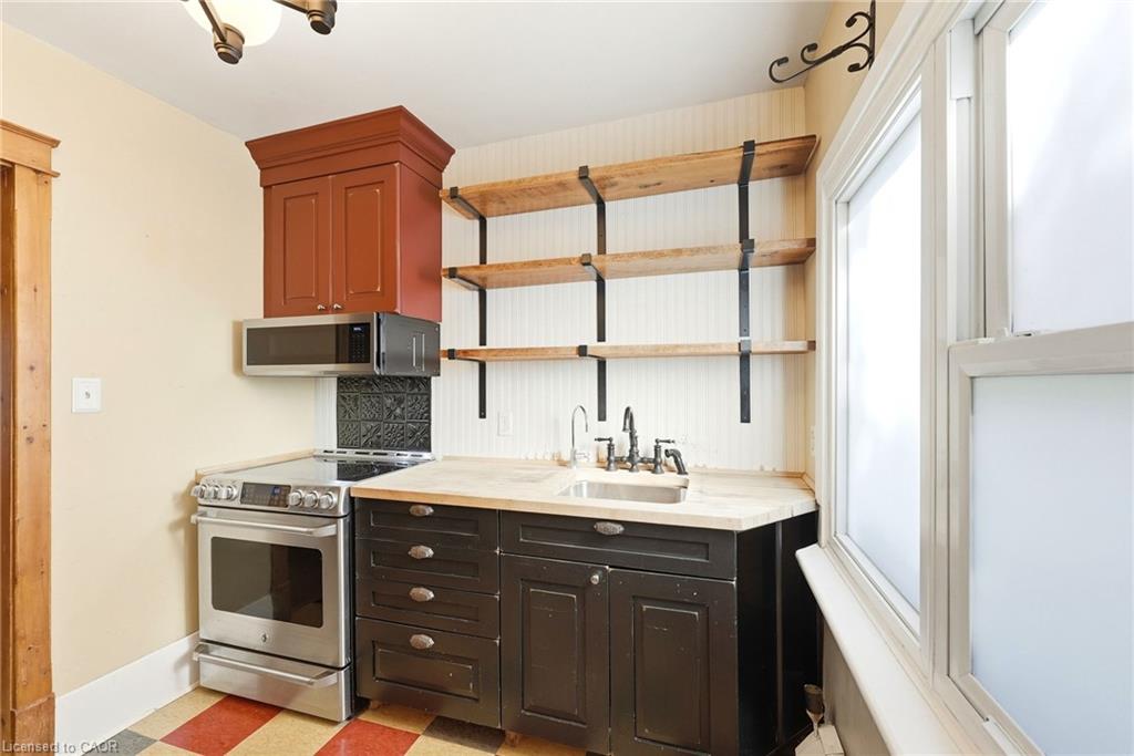 132 Base Line Road E Property Photo 16