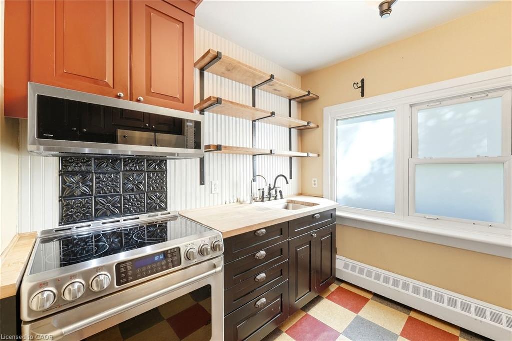 132 Base Line Road E Property Photo 18