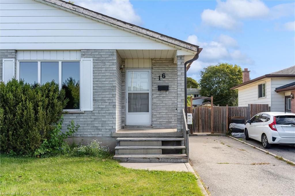 16 Crystal Court Property Photo 2
