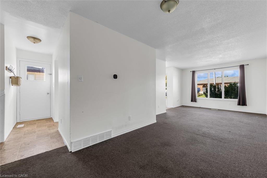 16 Crystal Court Property Photo 4