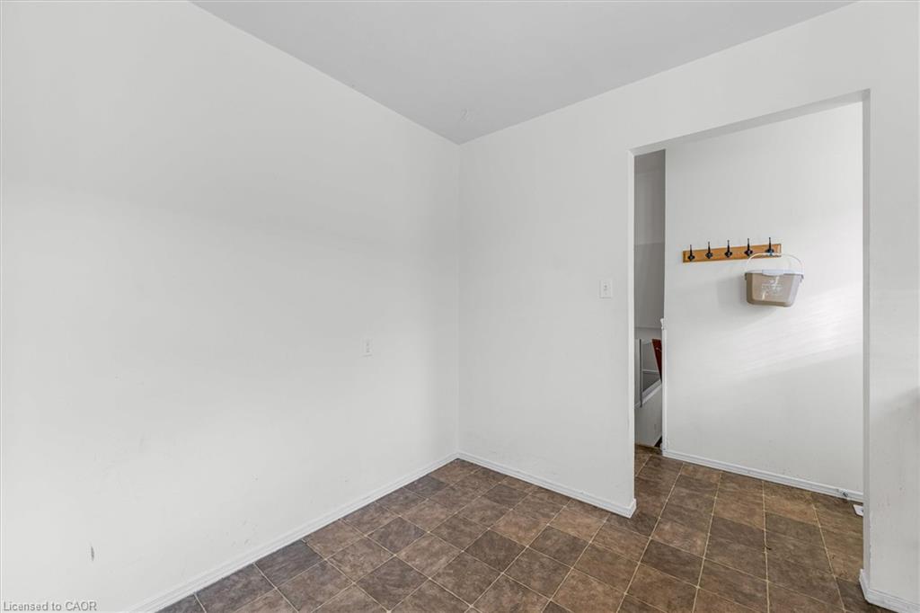 16 Crystal Court Property Photo 6