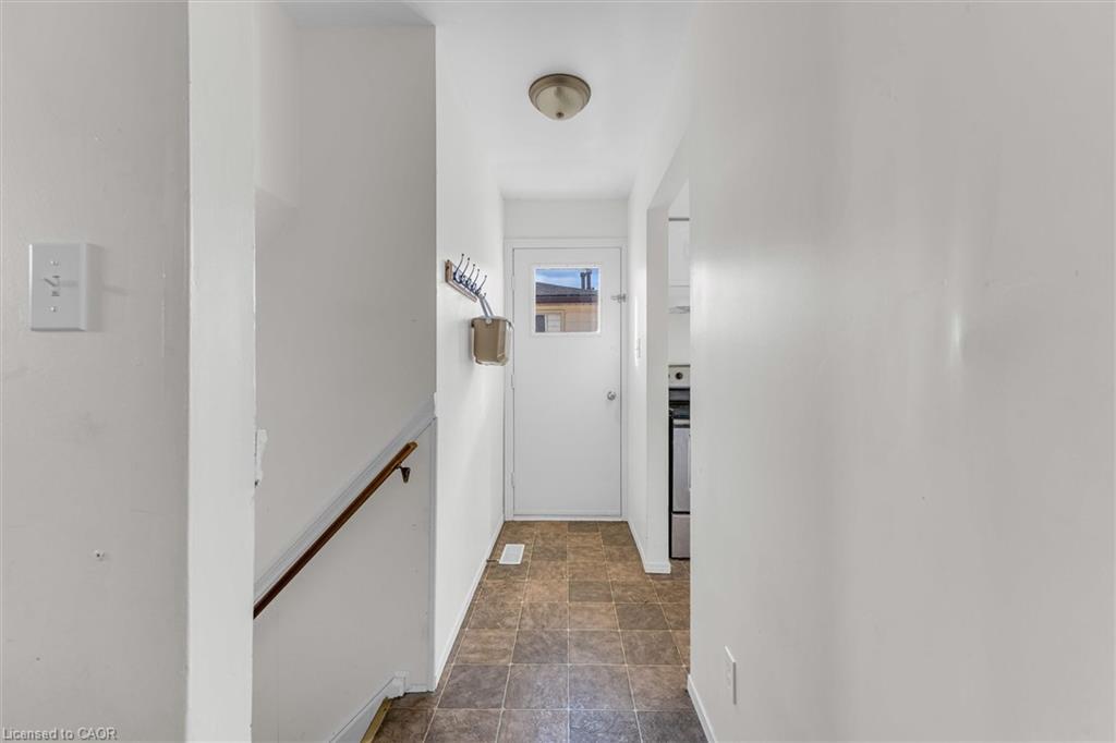 16 Crystal Court Property Photo 7