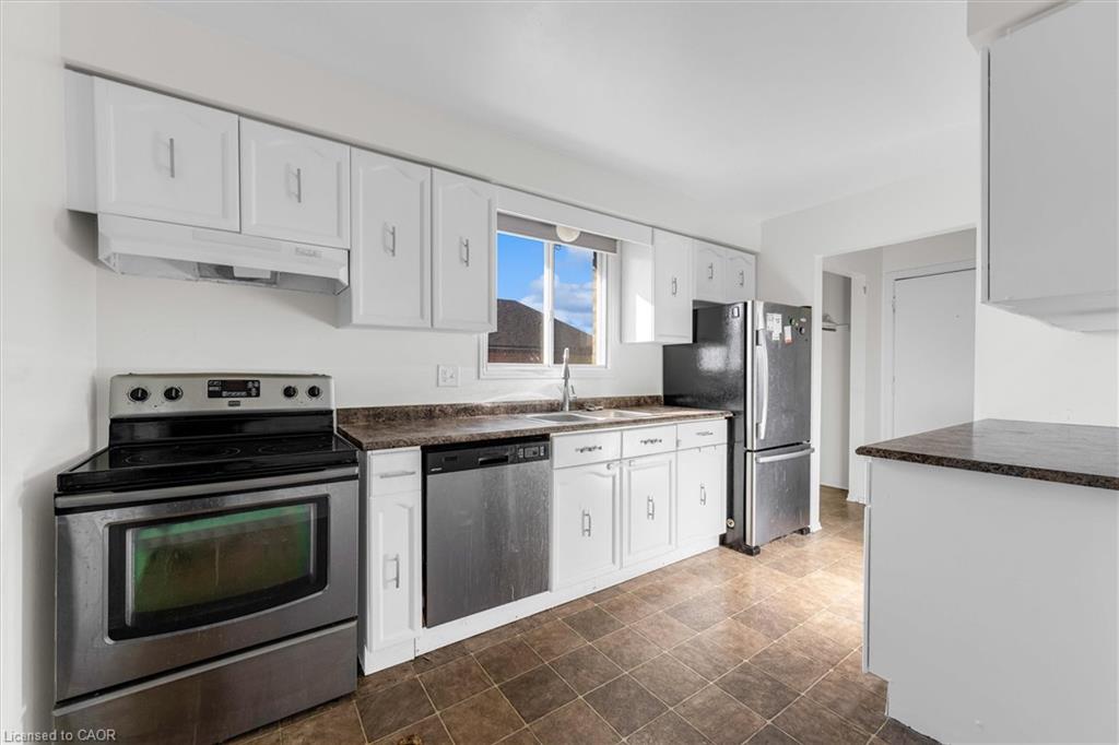 16 Crystal Court Property Photo 8
