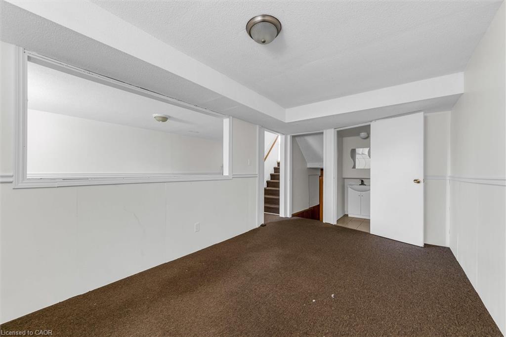 16 Crystal Court Property Photo 21