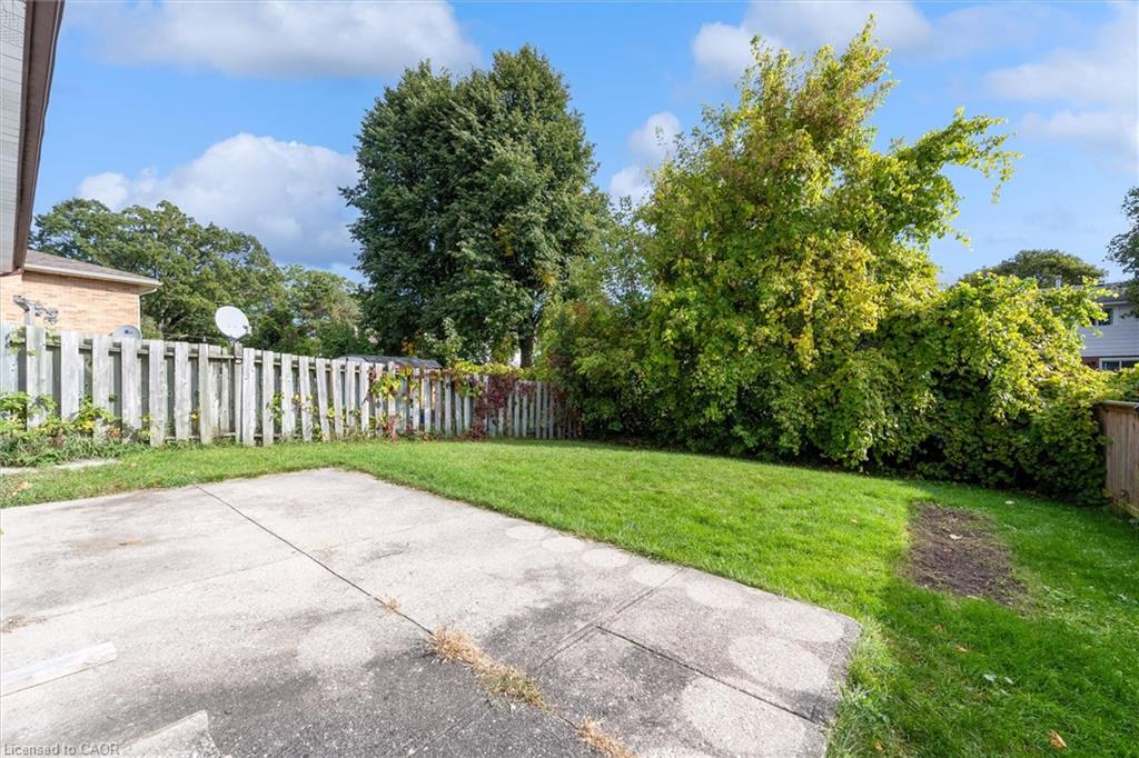 16 Crystal Court Property Photo 24