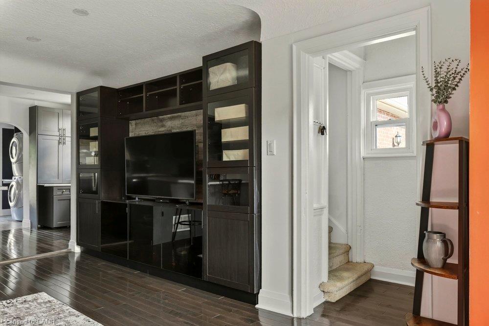 65 Edinburgh Avenue Property Photo 9