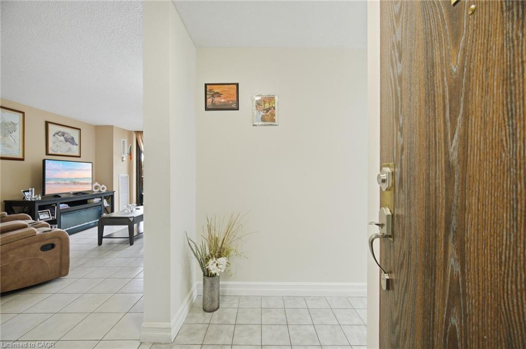 303-4 Kings Cross Road Property Photo 7