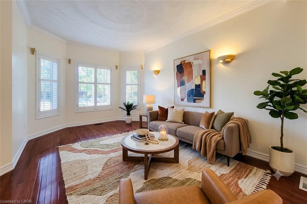 49 Stonehenge Drive Property Photo 2