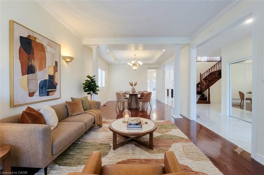 49 Stonehenge Drive Property Photo 3