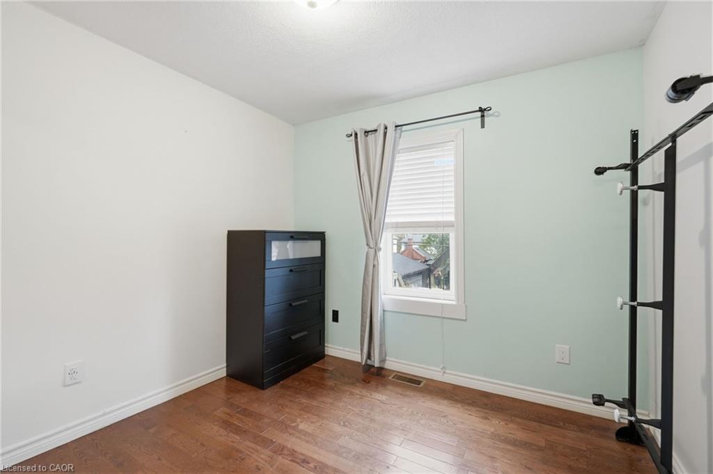 32 Oak Avenue Property Photo 26