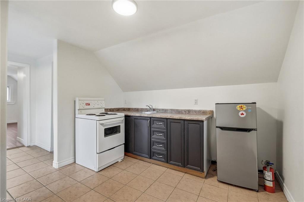 32 Oak Avenue Property Photo 34