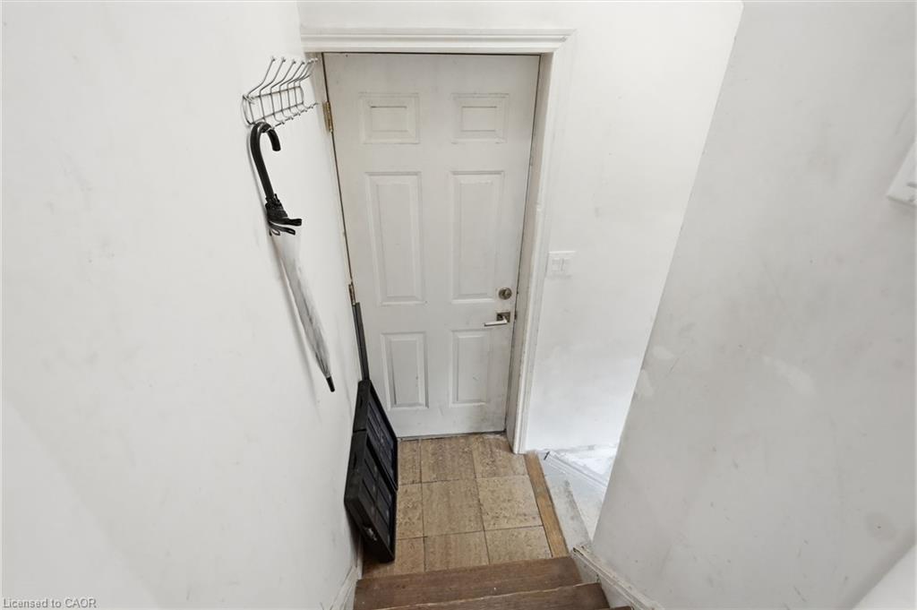 32 Oak Avenue Property Photo 35