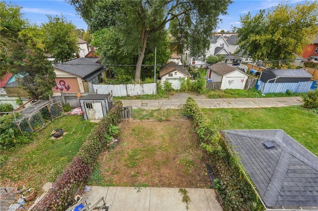 32 Oak Avenue Property Photo 44
