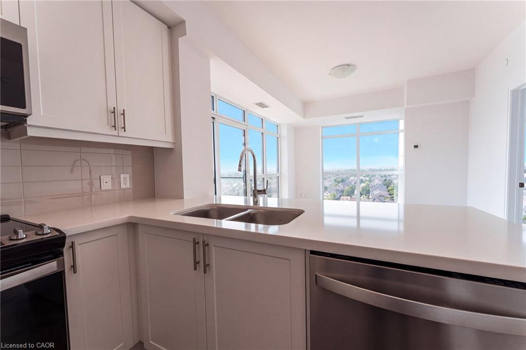 702-470 Dundas Street E Property Photo 4