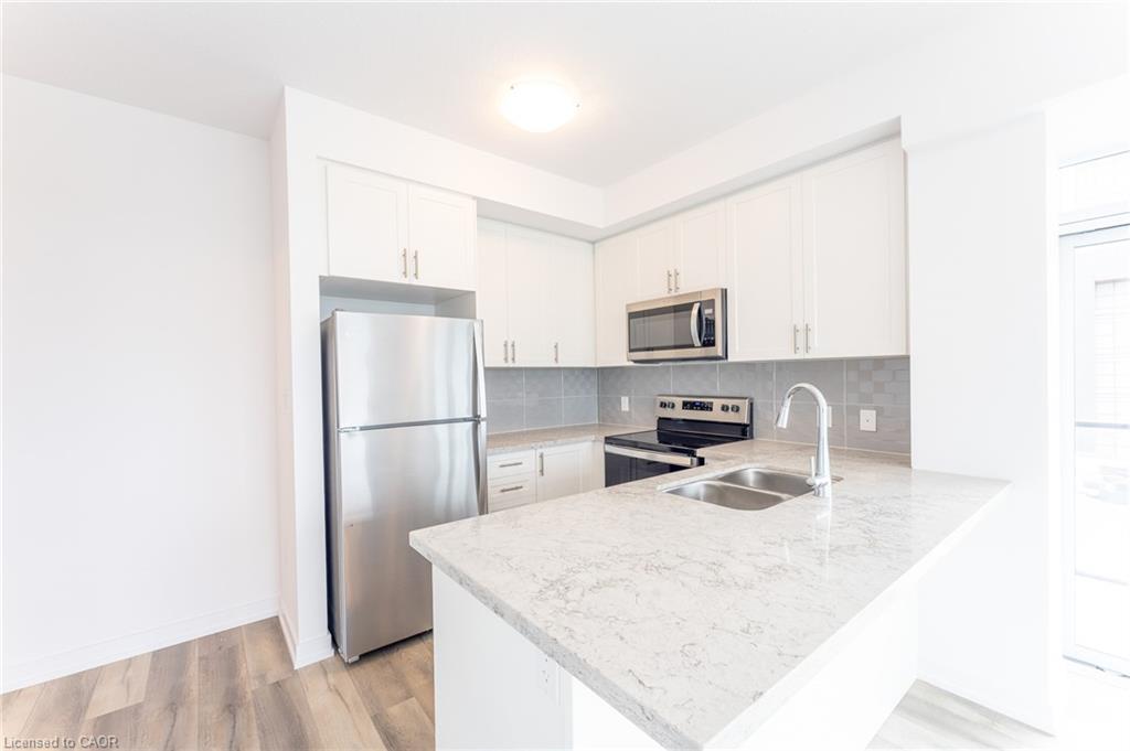 702-470 Dundas Street E Property Photo 5