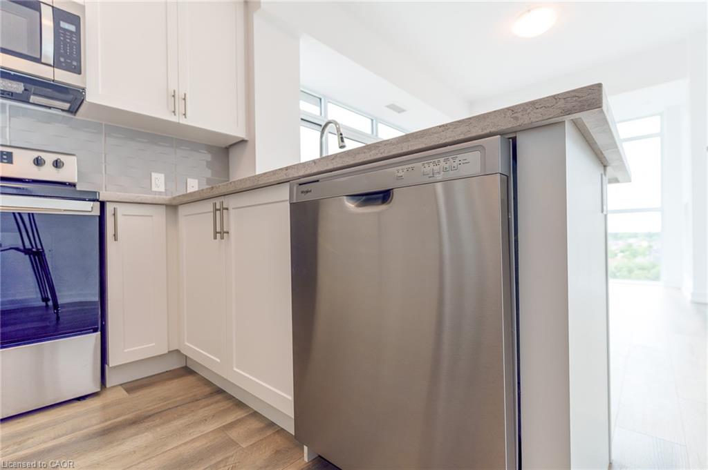 702-470 Dundas Street E Property Photo 7