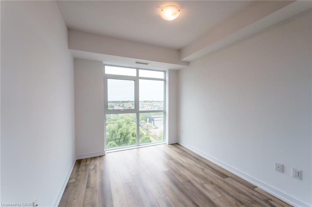 702-470 Dundas Street E Property Photo 11
