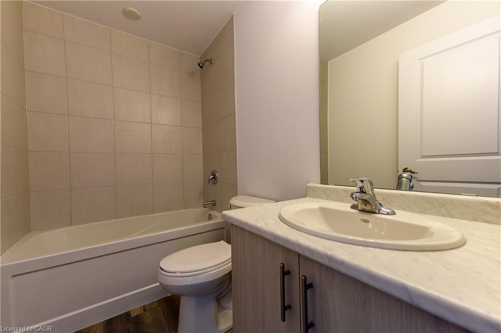 702-470 Dundas Street E Property Photo 14