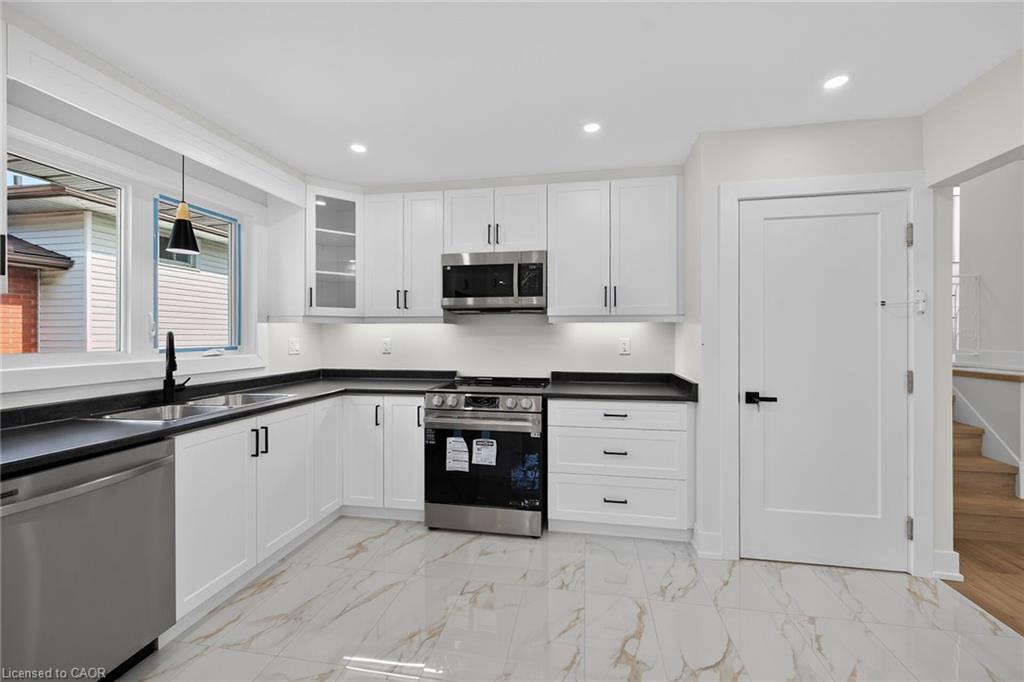 331 East 17th Street Property Photo 5