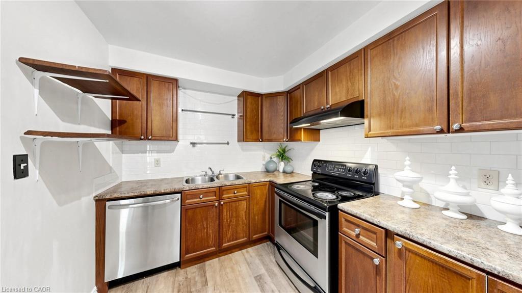 B-304 Bluevale Street Property Photo 15