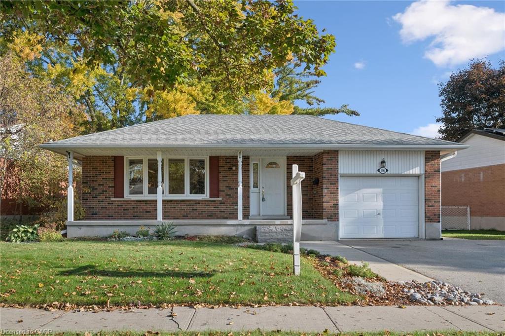 86 Lower Canada Crescent Property Photo 1