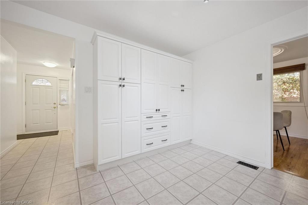 86 Lower Canada Crescent Property Photo 13