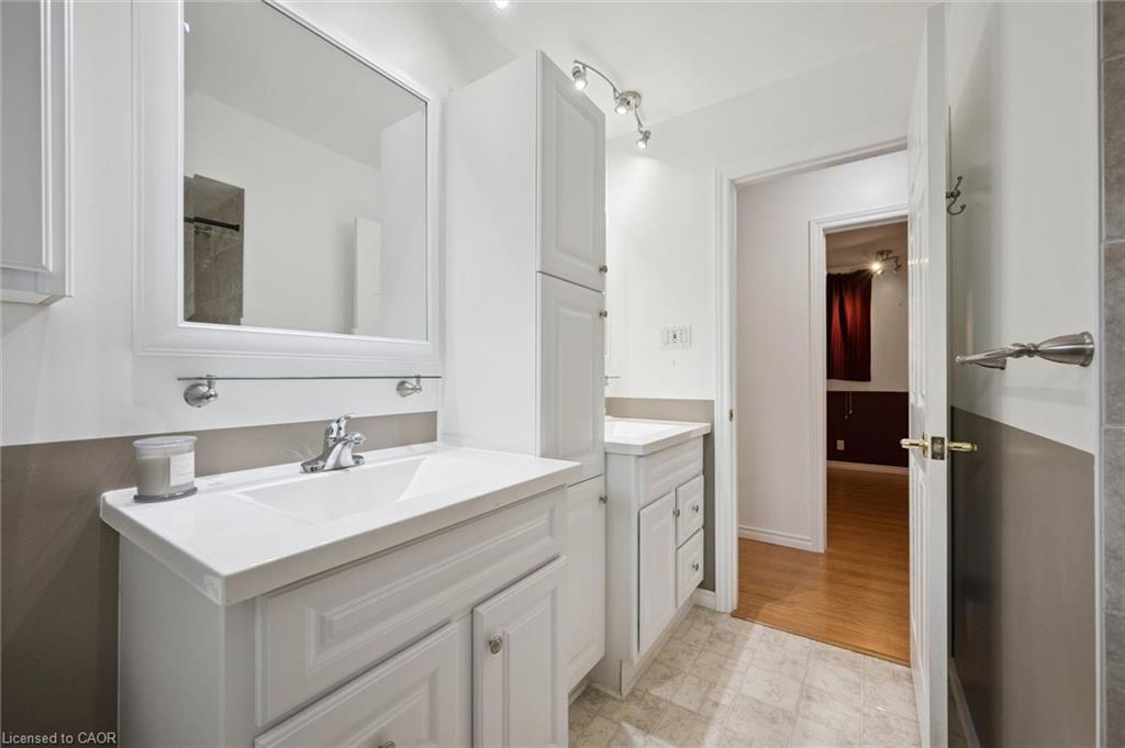 86 Lower Canada Crescent Property Photo 24