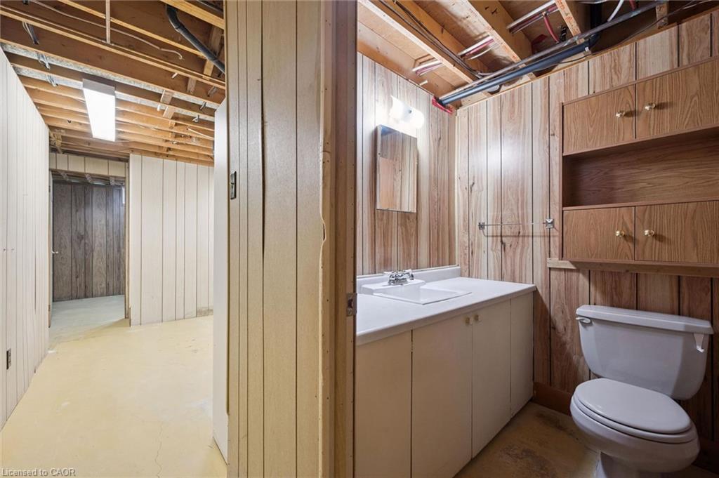 86 Lower Canada Crescent Property Photo 29