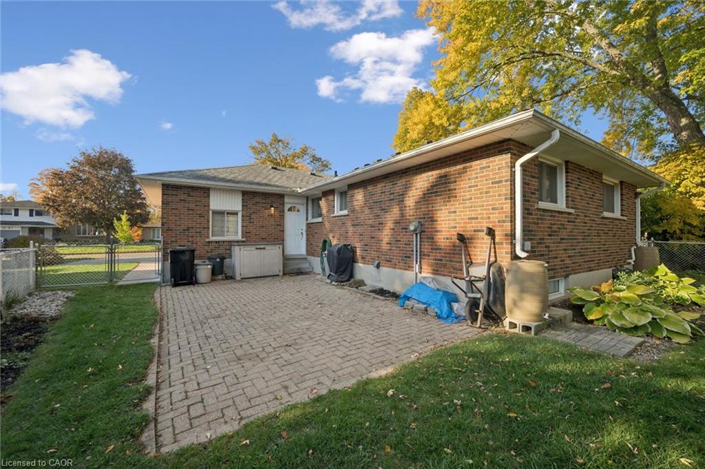 86 Lower Canada Crescent Property Photo 35