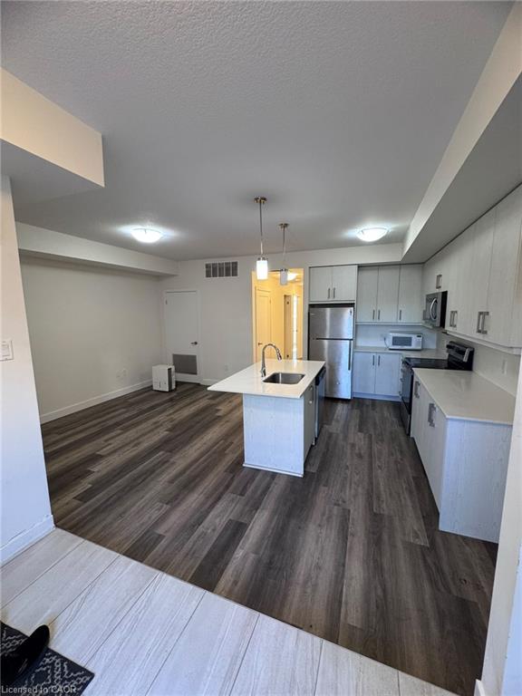 F8-20 Palace Street Property Photo 5