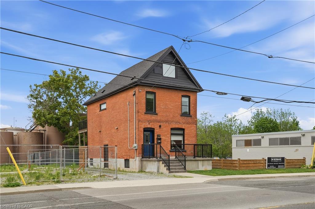 198 Dundurn Street S Property Photo 2