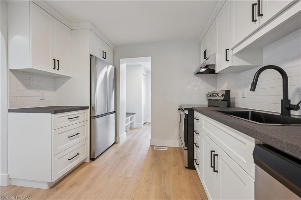 1 Stevenson Street N Property Photo 7