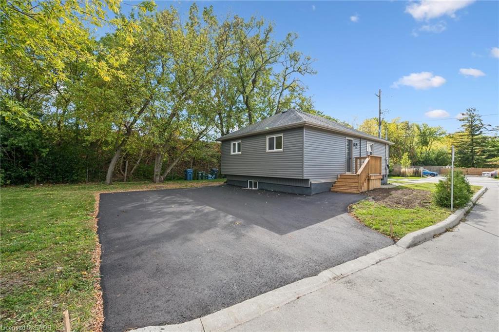 1 Stevenson Street N Property Photo 14
