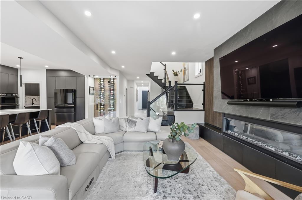 14 Bergenstein Crescent Property Photo 10