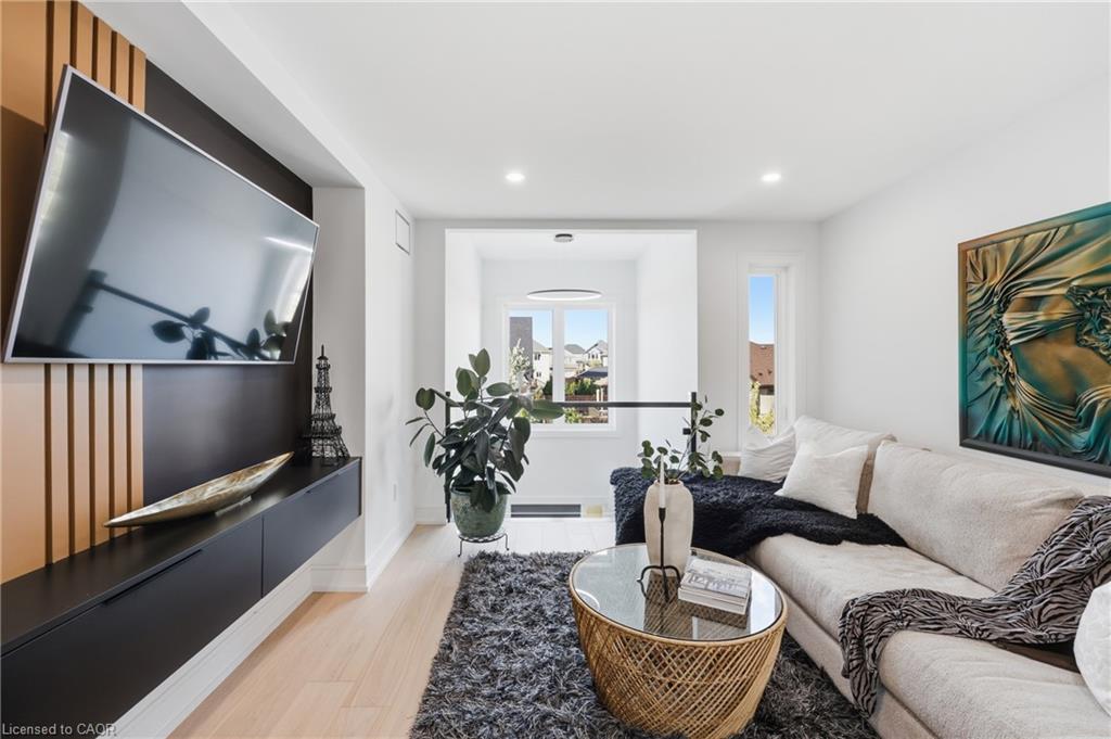 14 Bergenstein Crescent Property Photo 36