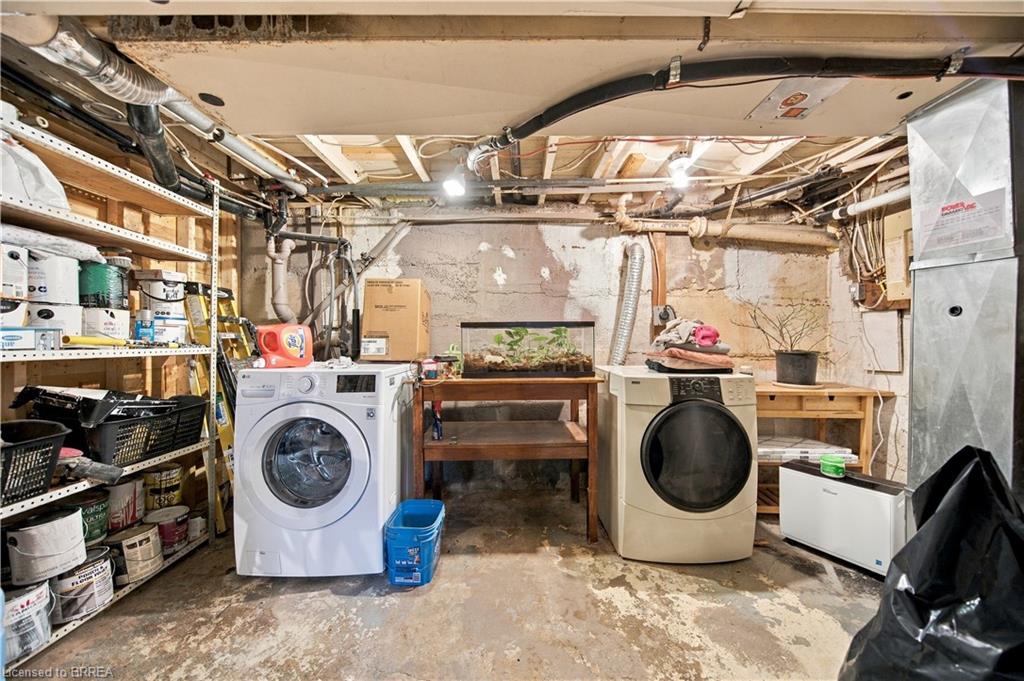 98 Dundas Street W Property Photo 23