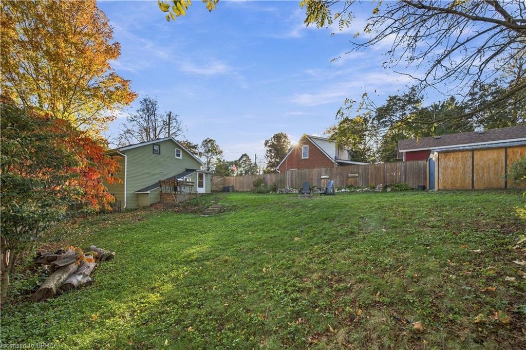 98 Dundas Street W Property Photo 26