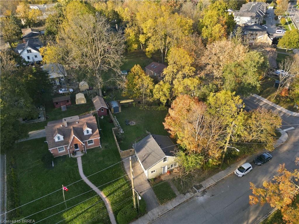 98 Dundas Street W Property Photo 34