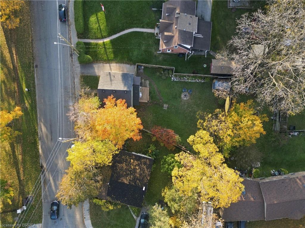 98 Dundas Street W Property Photo 35